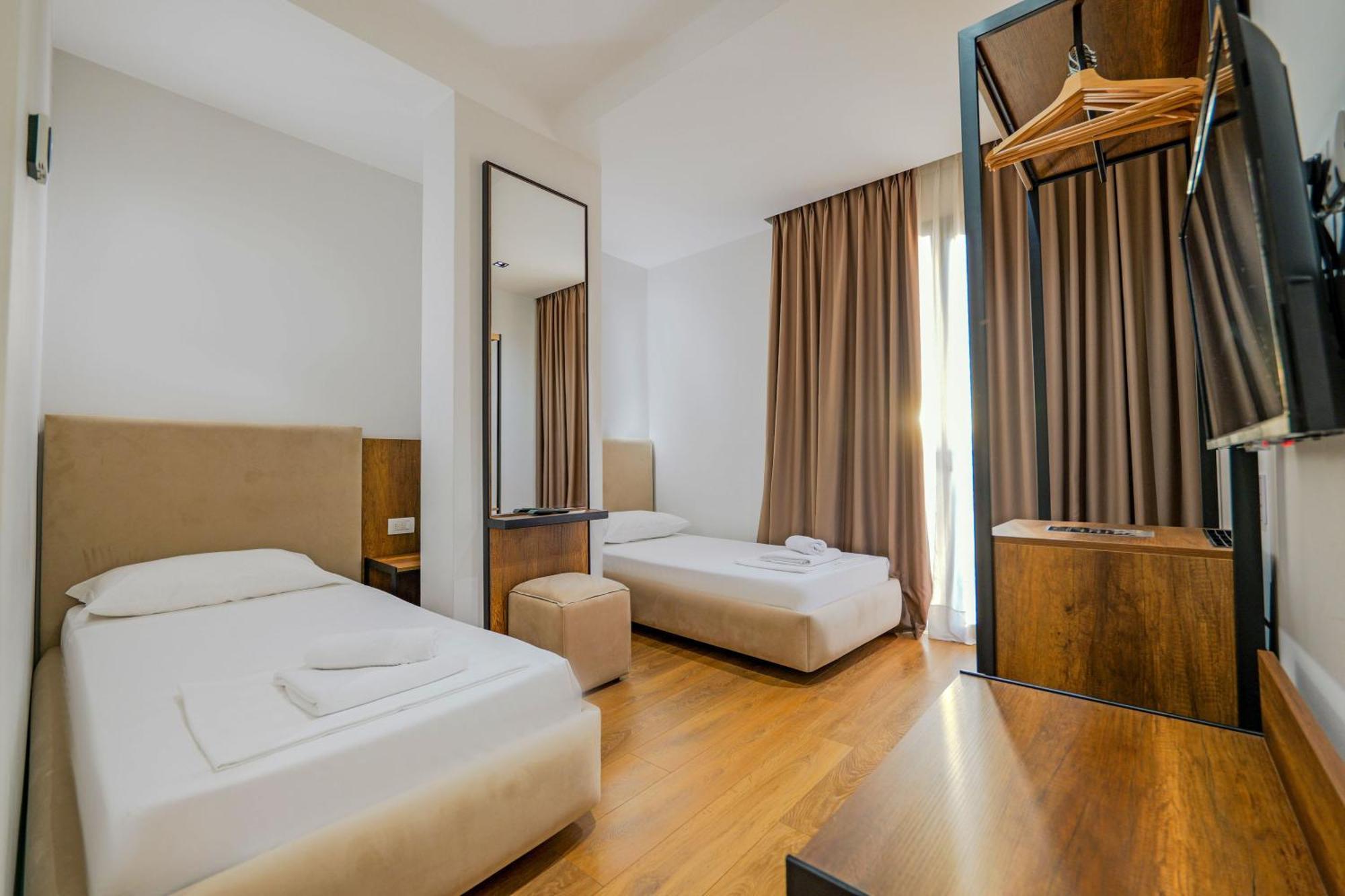 Hotel Central فلورا المظهر الخارجي الصورة